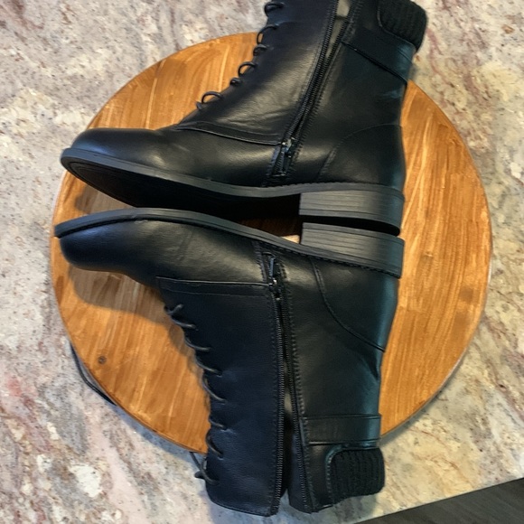 New Bamboo Black Lace up boots with zipper size 10 - Picture 3 of 10